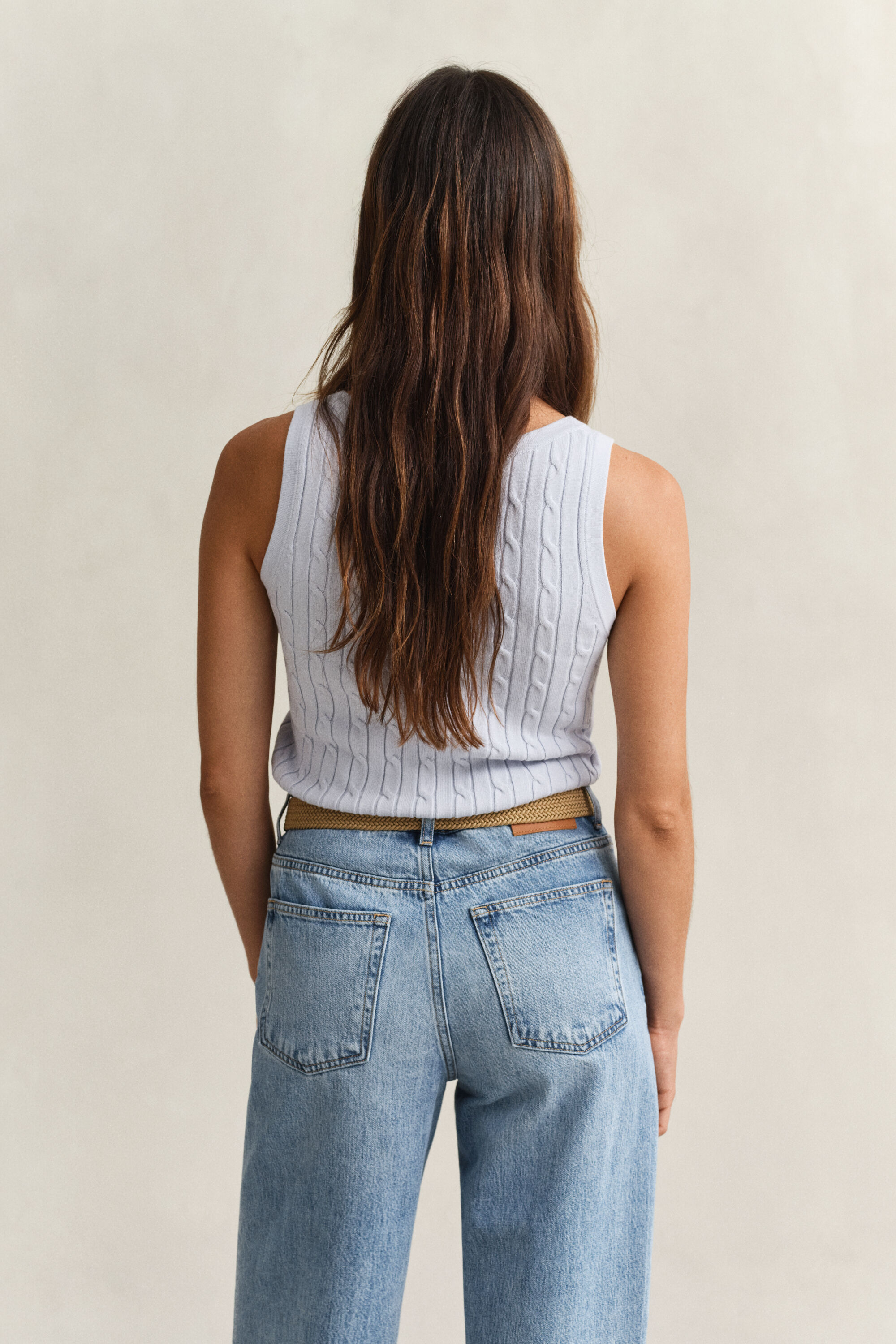 Camisola sem mangas em malha entrançada