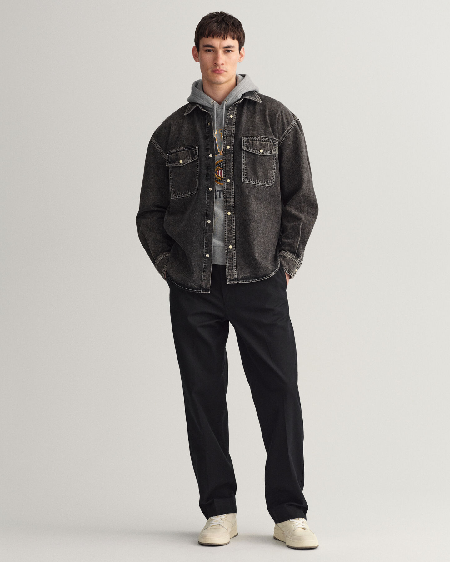 Sweatshirt com capuz Crest Shield