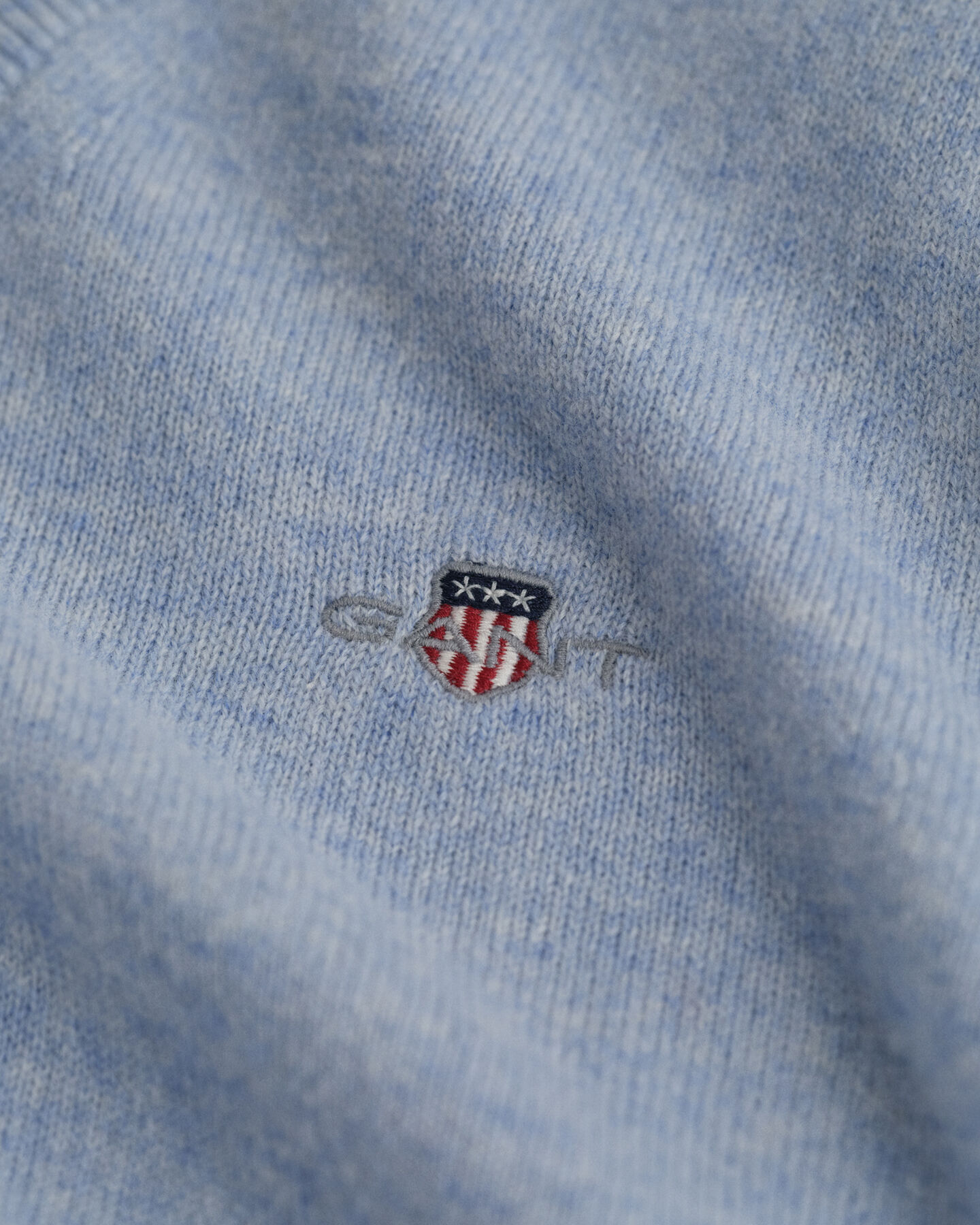 Pullover com decote em V em lã extrafina