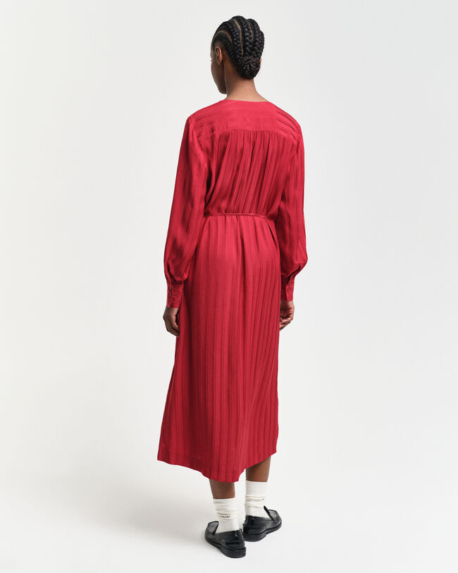 Vestido-camisa em cetim &agrave;s riscas