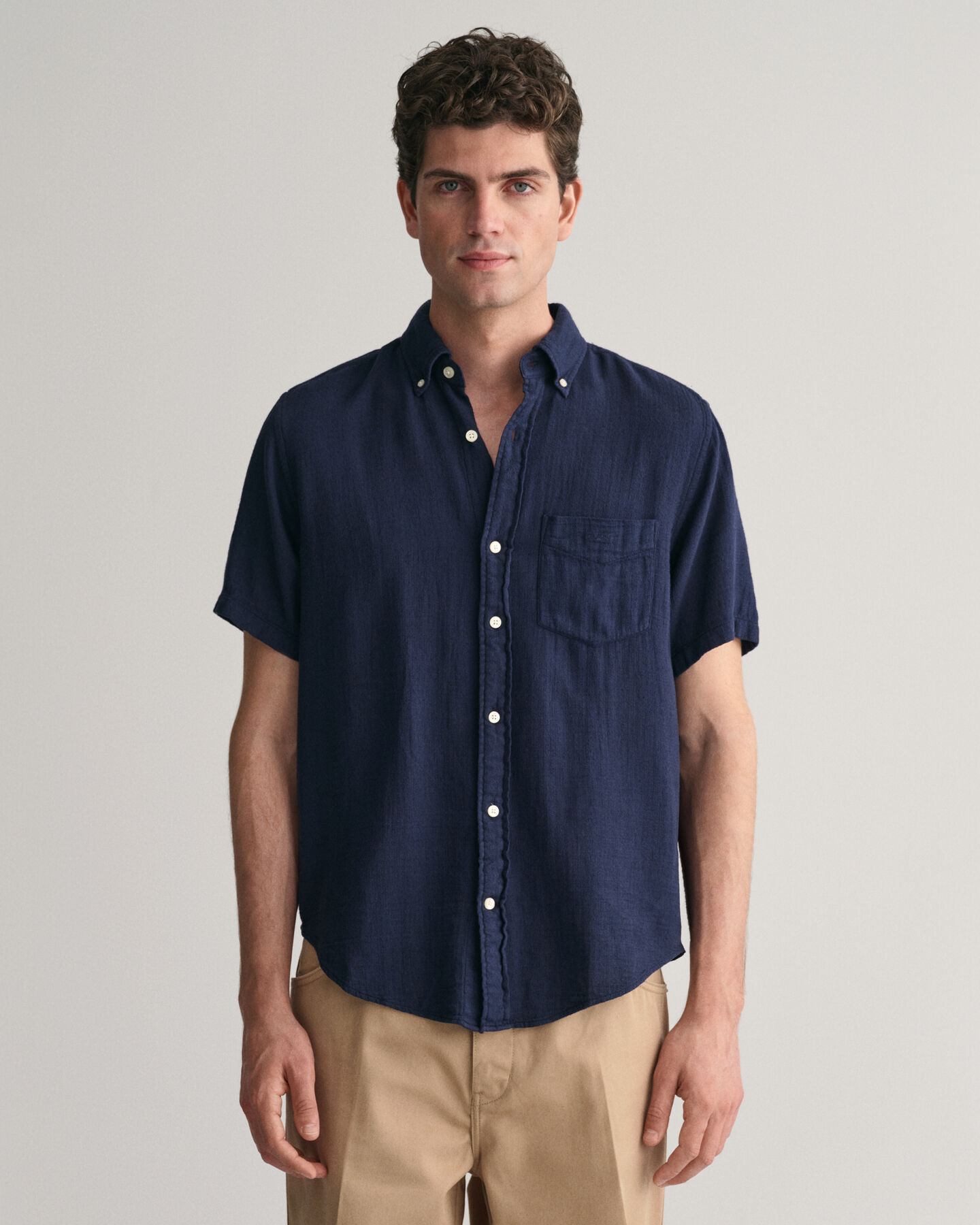 Camisa de manga curta em linho e algodão texturizado regular fit