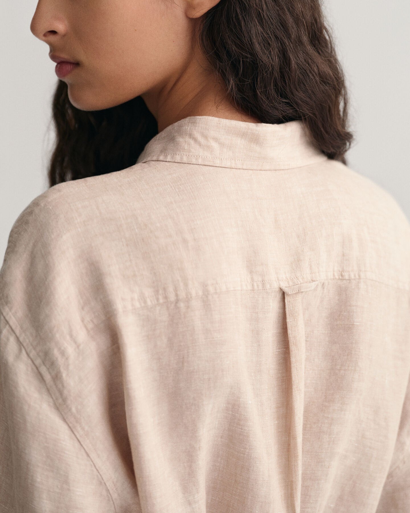 Vestido-camisa de manga curta em linho