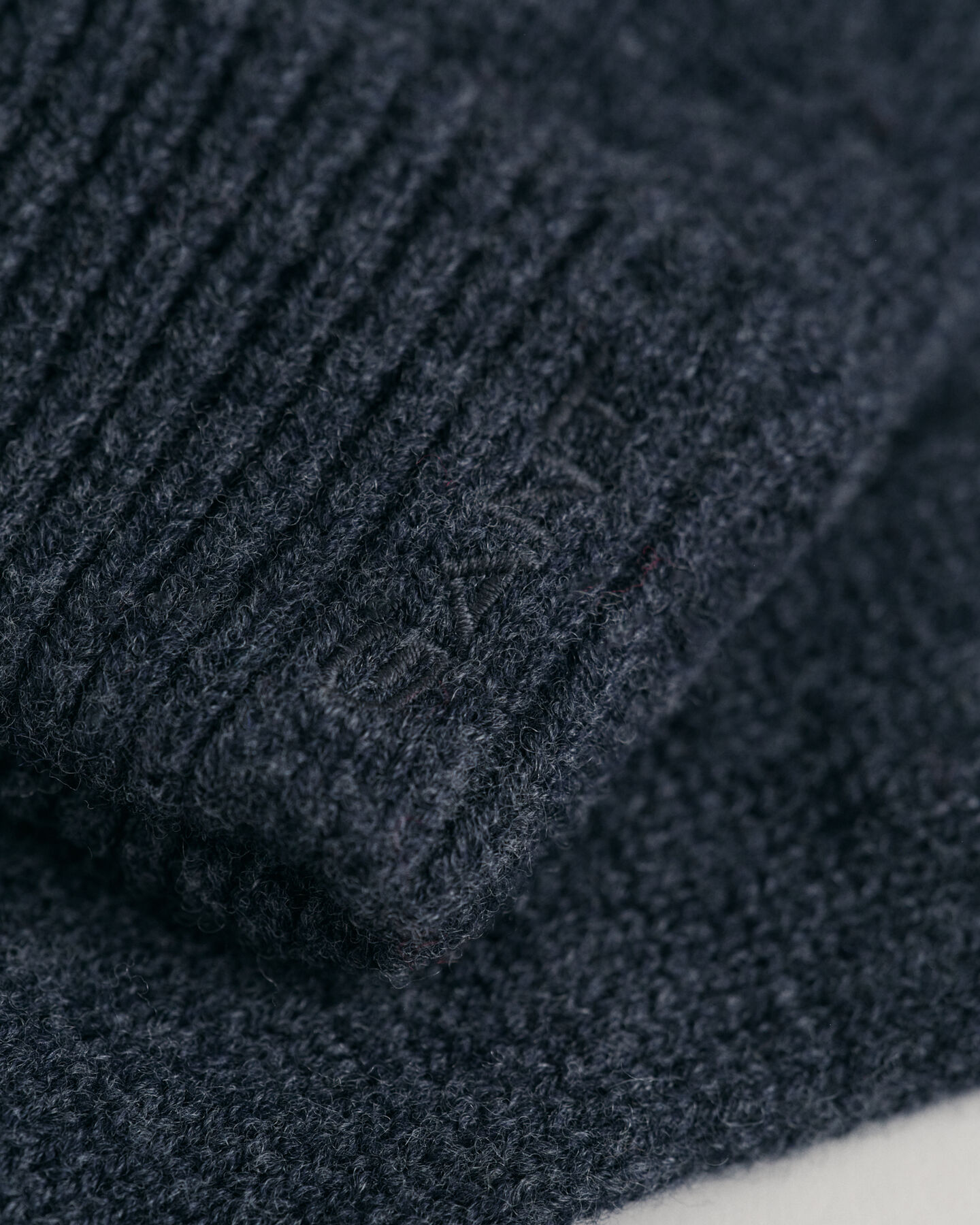 Luvas em malha de lã