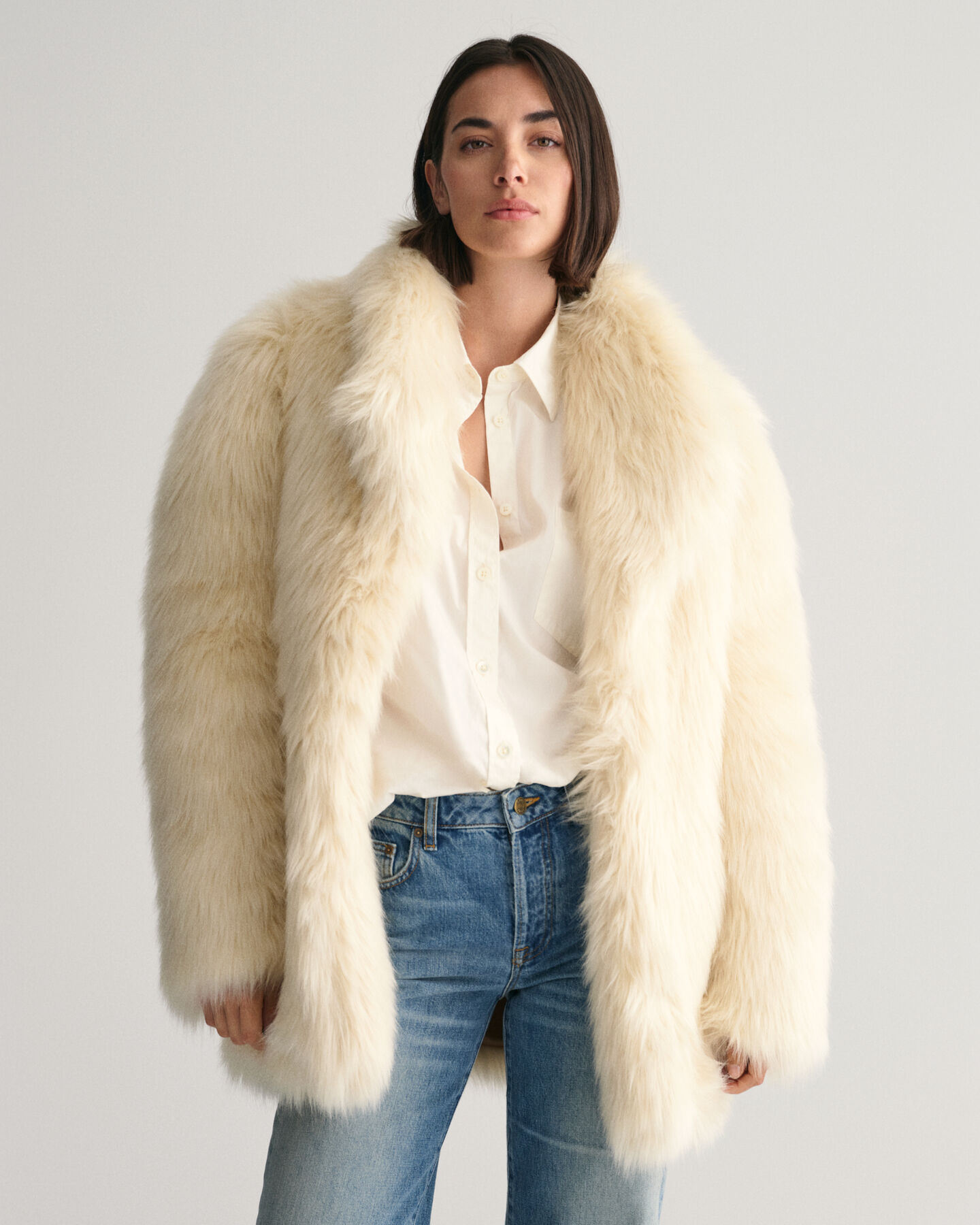 Sobretudo em pelo falso