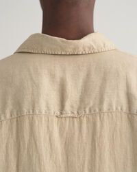 Camisa de linho com manga curta Garment-Dyed relaxed fit