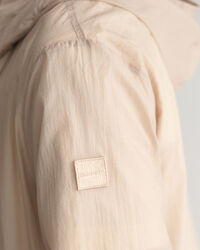 Casaco Windbreaker leve compactável