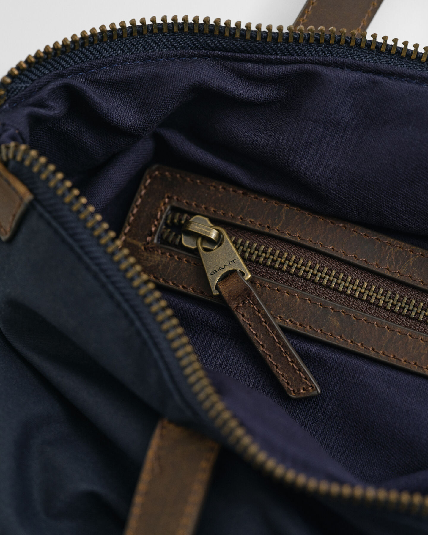 Mala tote em algodão com acabamento encerado