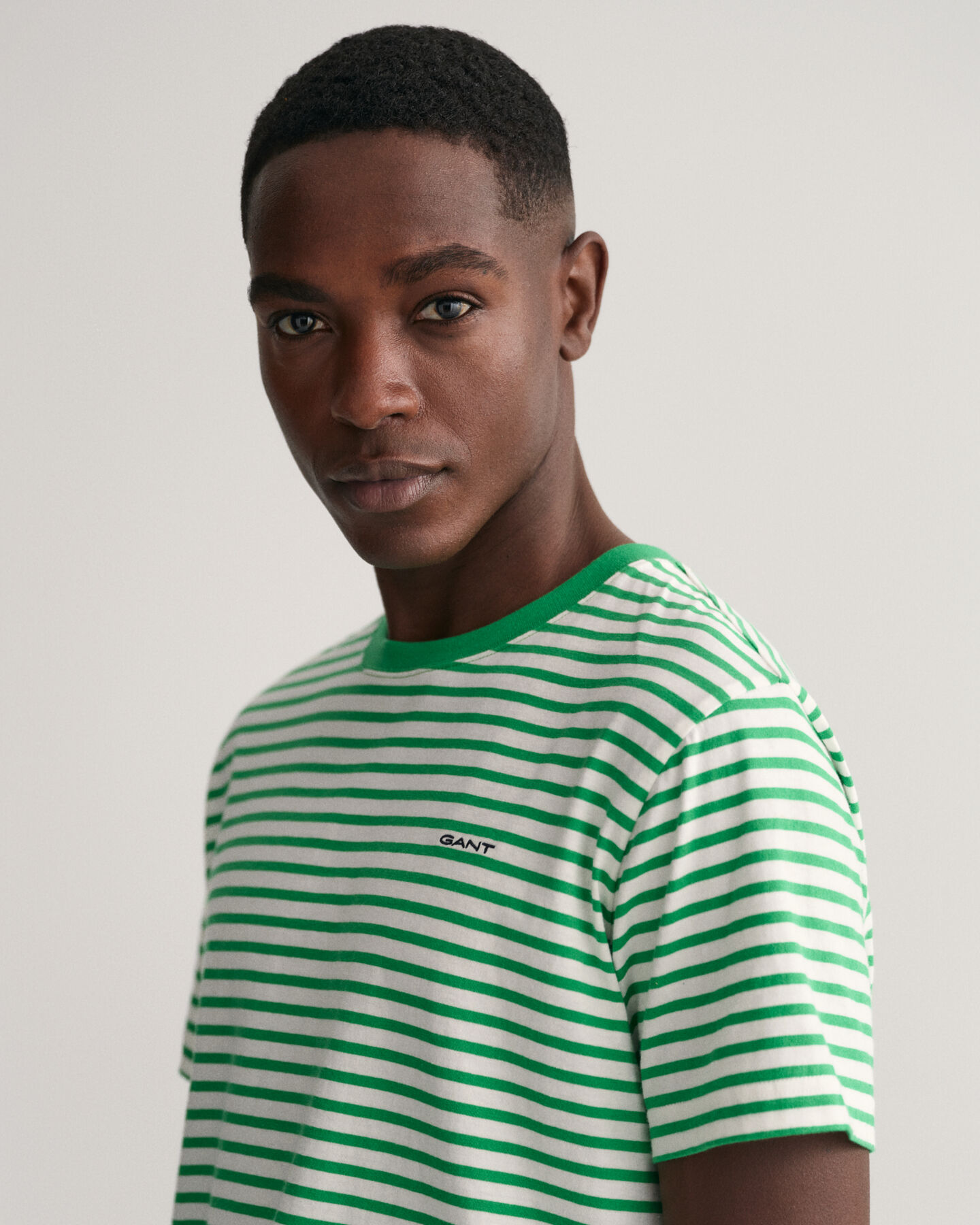 T-shirt &agrave;s riscas