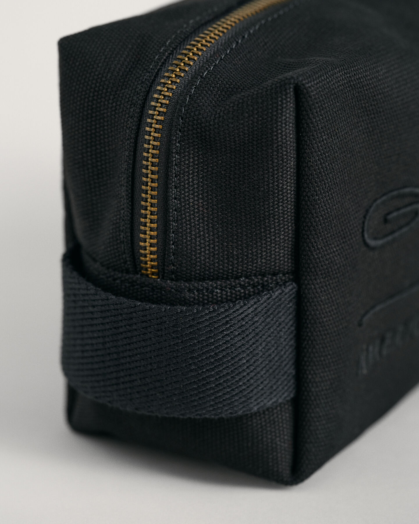 Nécessaire Tonal Shield