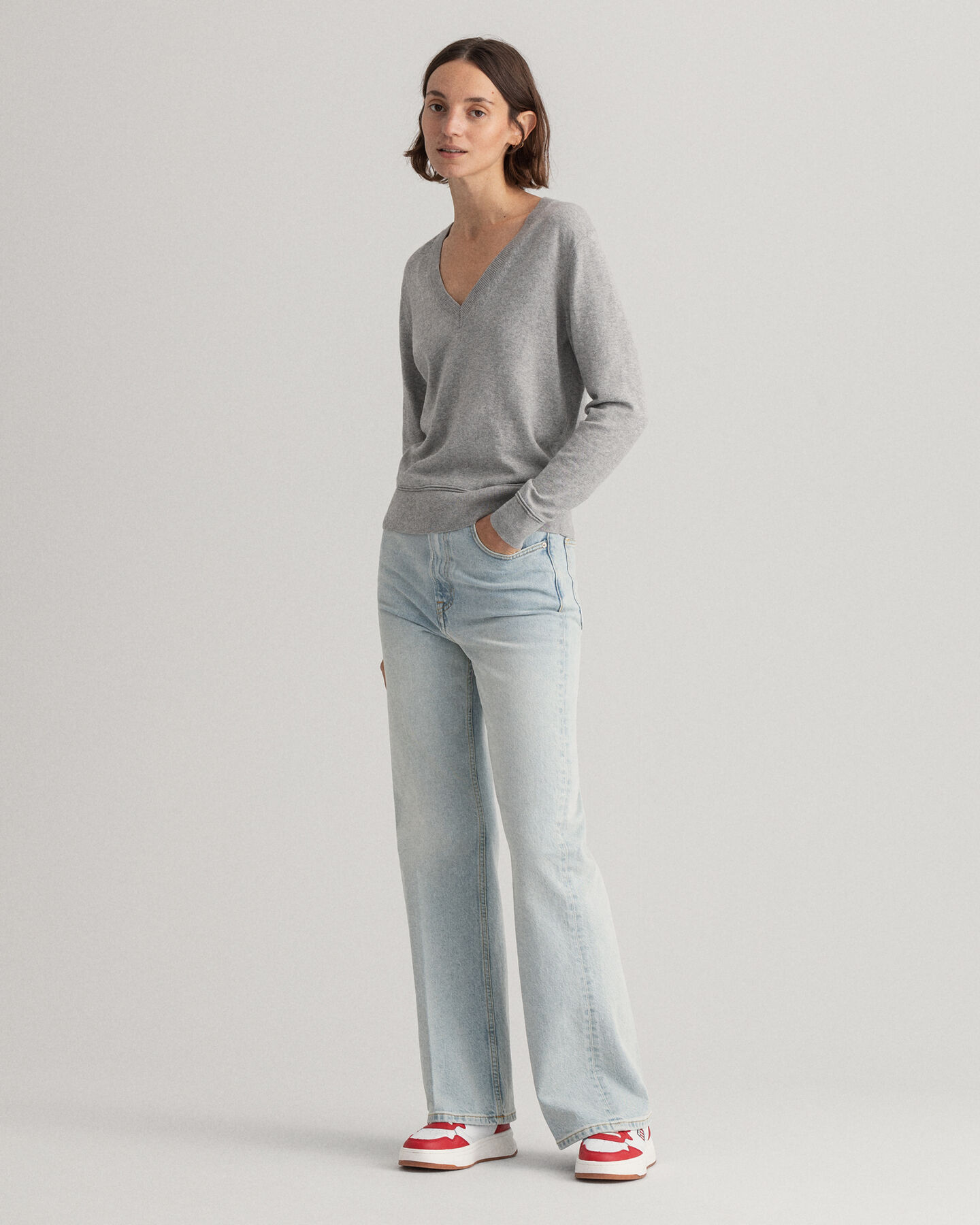 Sweatshirt com decote em V em algodão leve