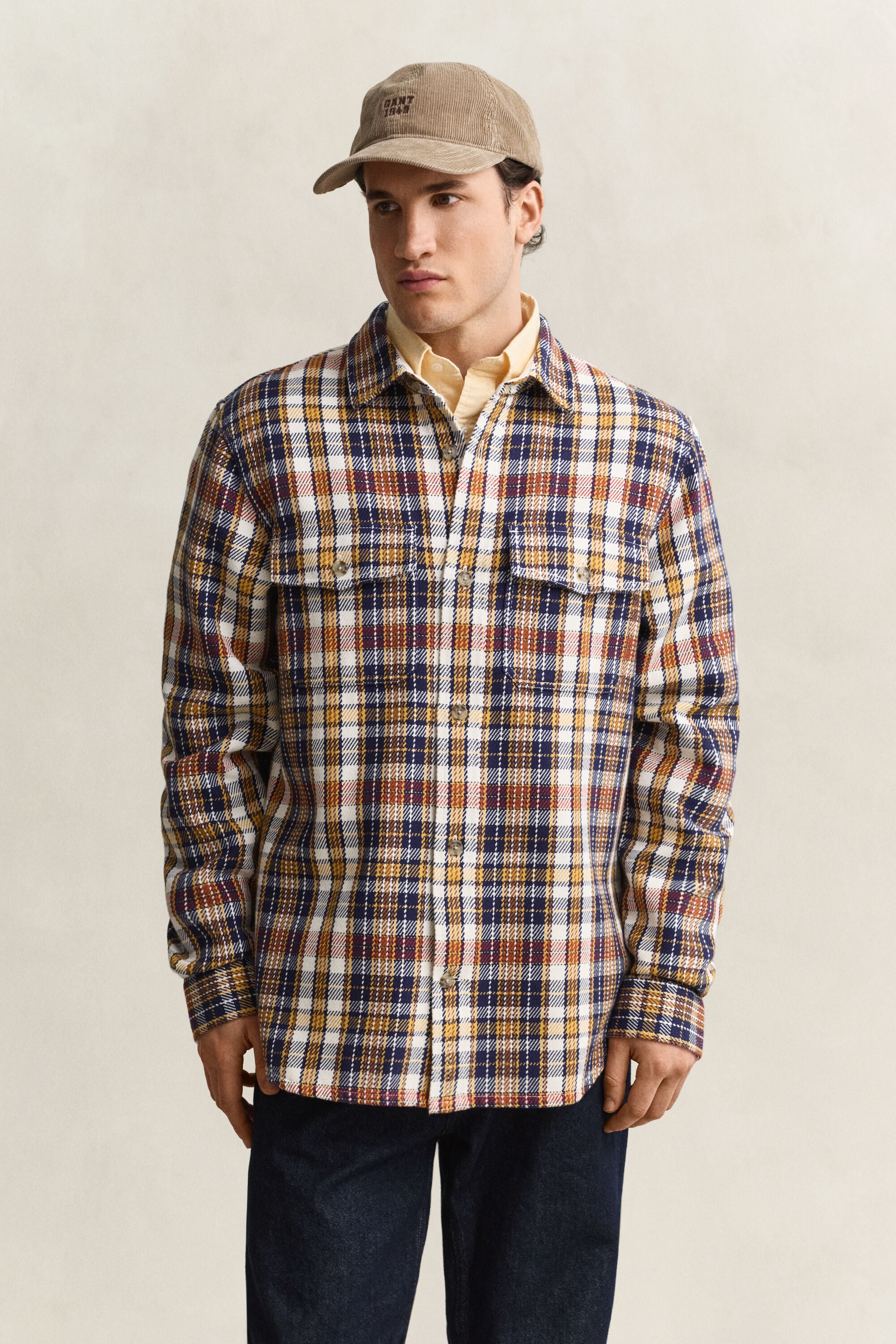 Sobrecamisa em sarja com padrão de xadrez