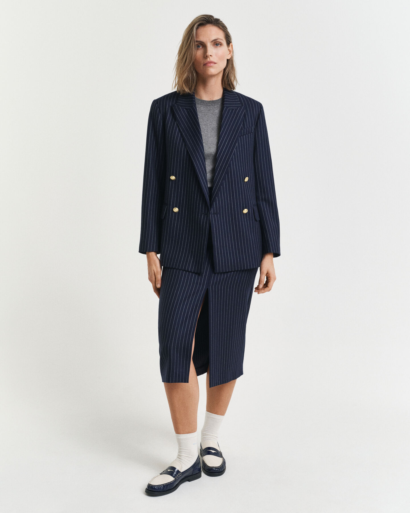 Camisola de malha leve com decote redondo e manga curta