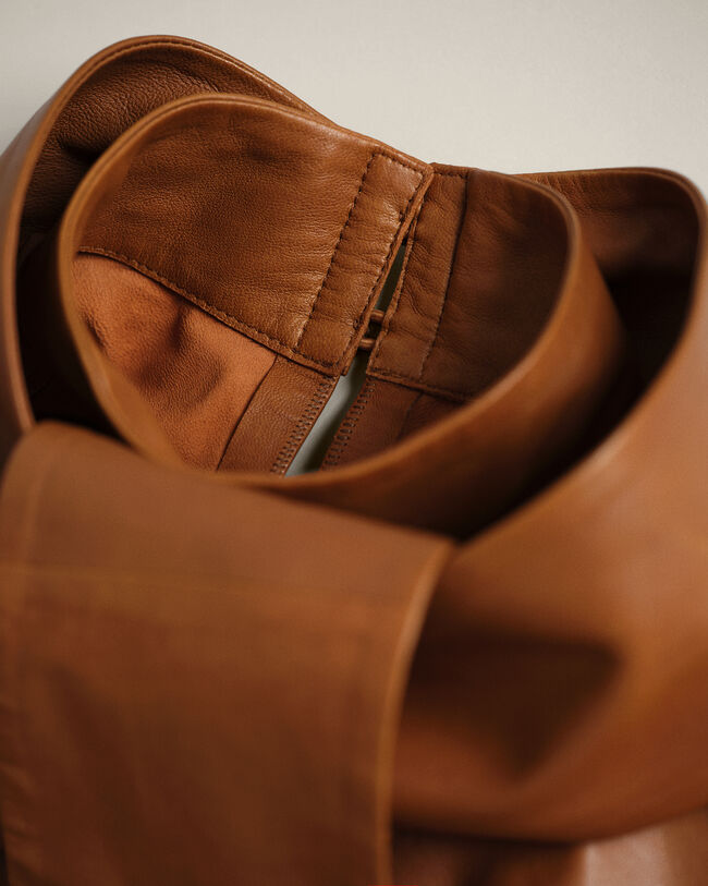 Camisa com laço em pele Wrangler x GANT