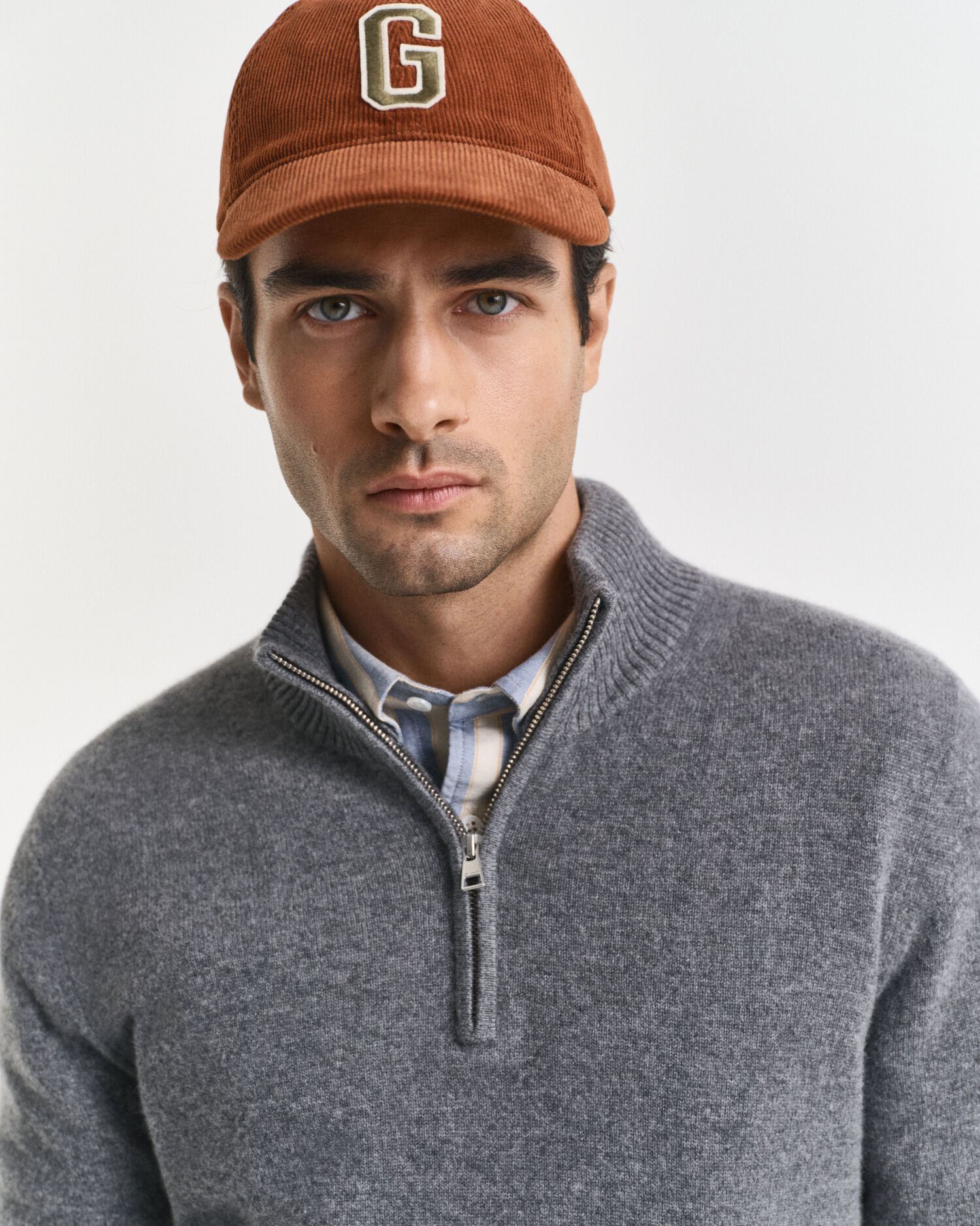 Camisola de malha com meio fecho de correr em caxemira