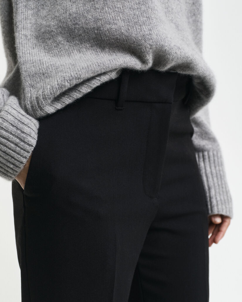 Calças evasê slim fit