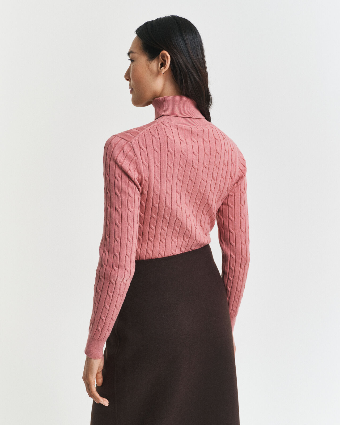 Camisola de gola alta em malha entrançada de algodão com elastano