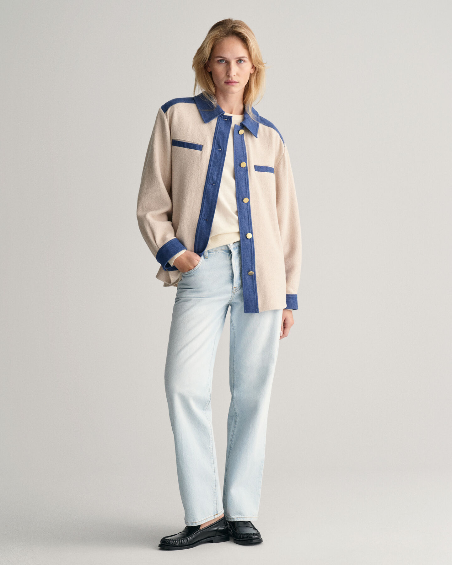 Pulover em malha fina com decote redondo