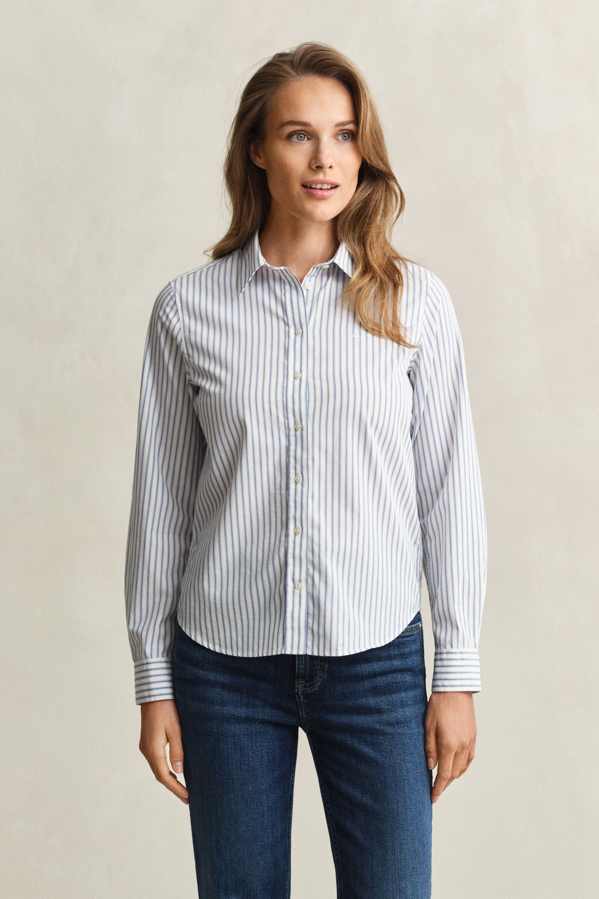 Camisa em popelina às riscas regular fit
