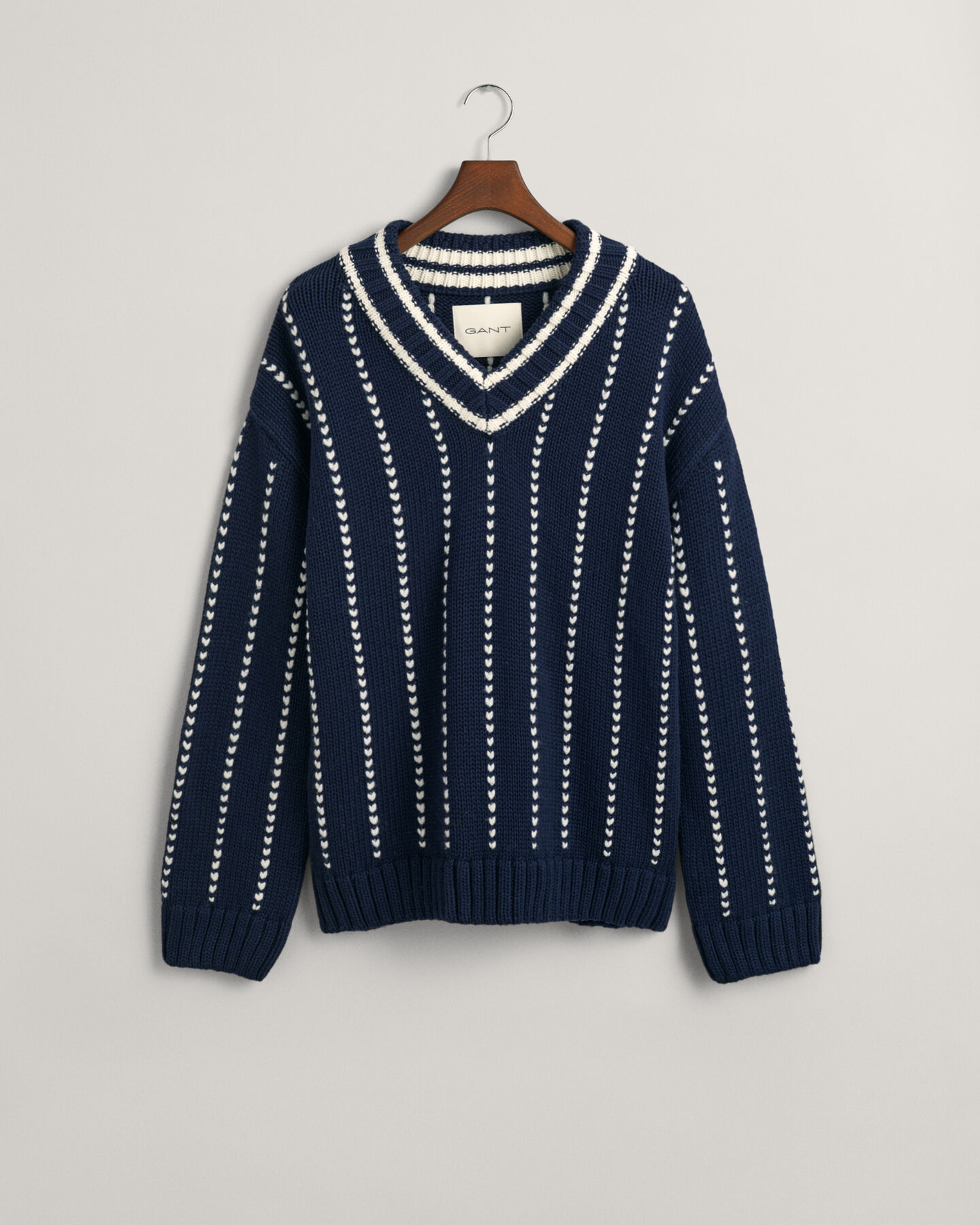 Sweatshirt com decote em V Collegiate Pinstripe