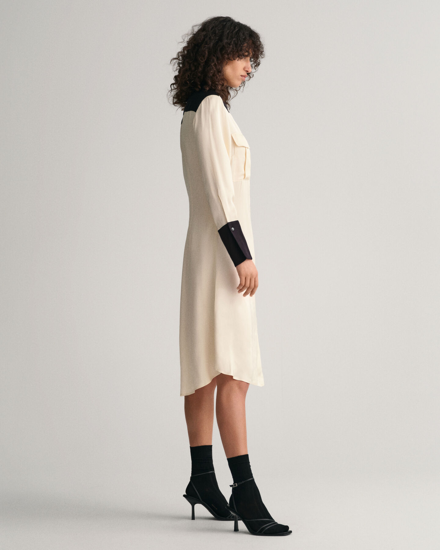 Vestido-camisa com bloco de cor