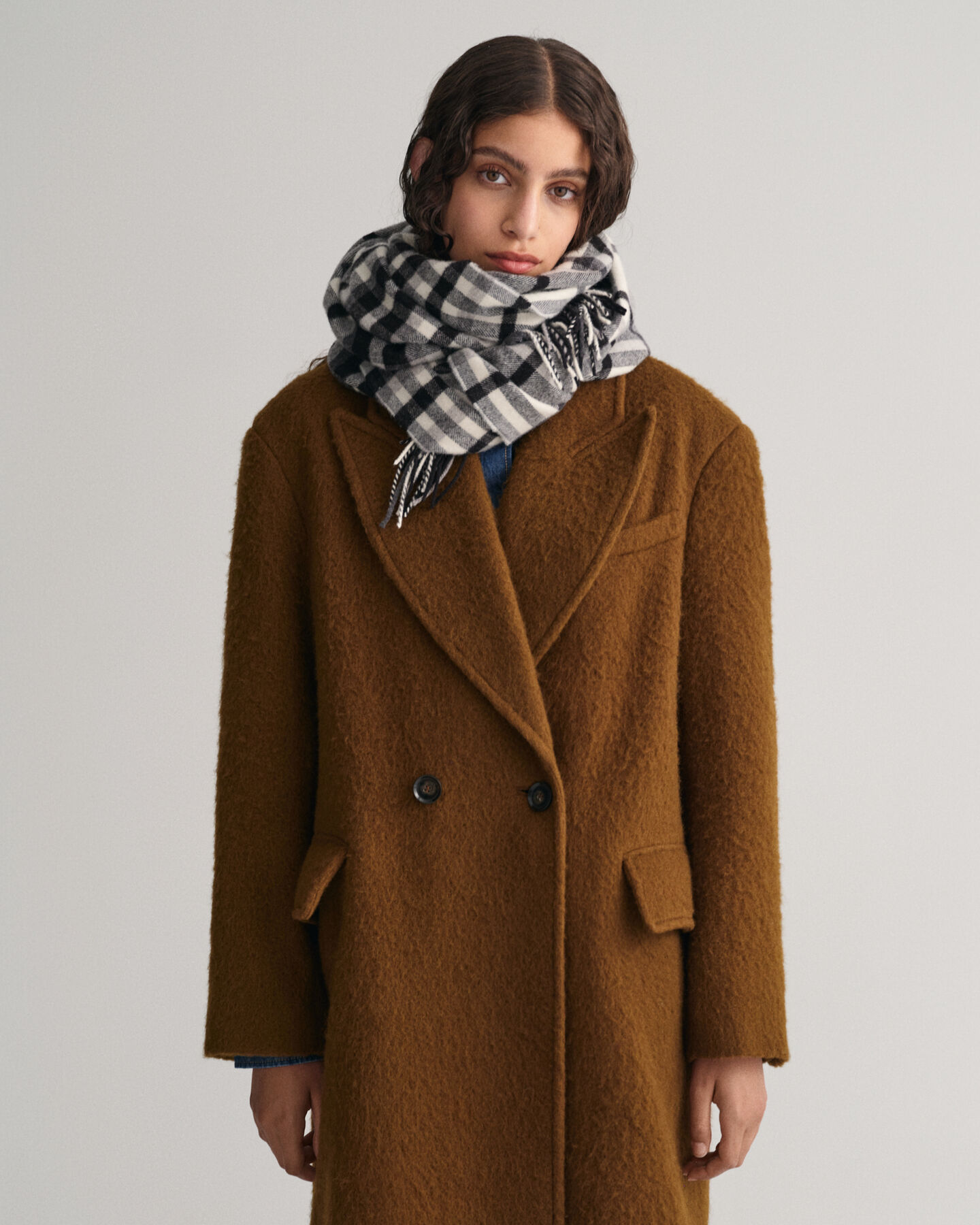 Cachecol com padrão de xadrez