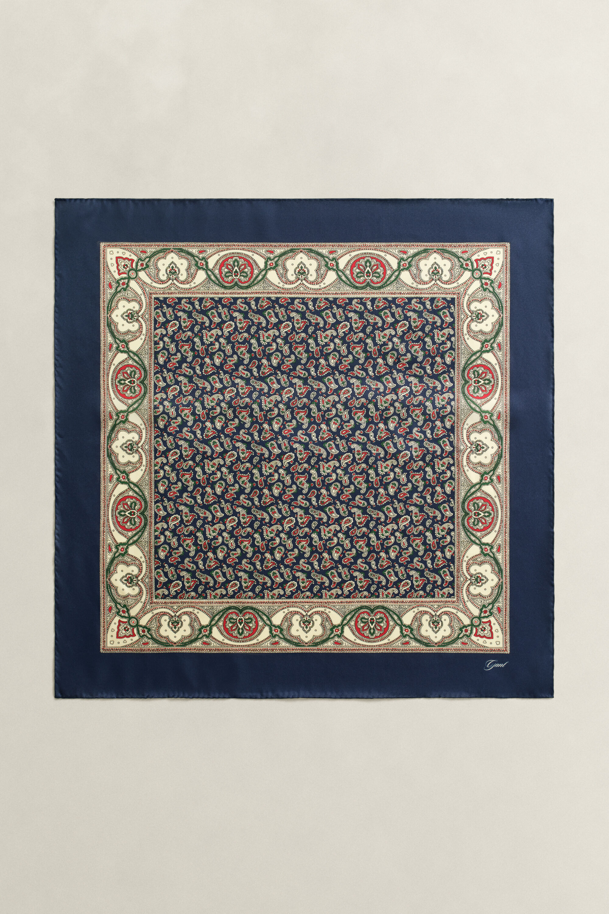 Lenço com padrão paisley