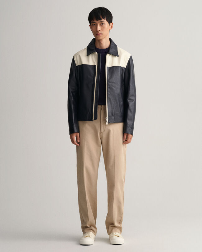 Calças chino com corte a direito largo