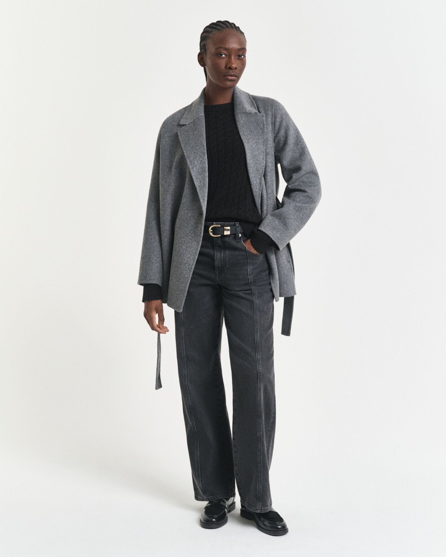 Camisola de malha entrançada com decote redondo em caxemira