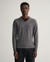 Pulover com decote em V em l&atilde; extrafina