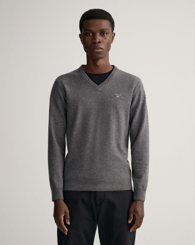 Pulover com decote em V em l&atilde; extrafina