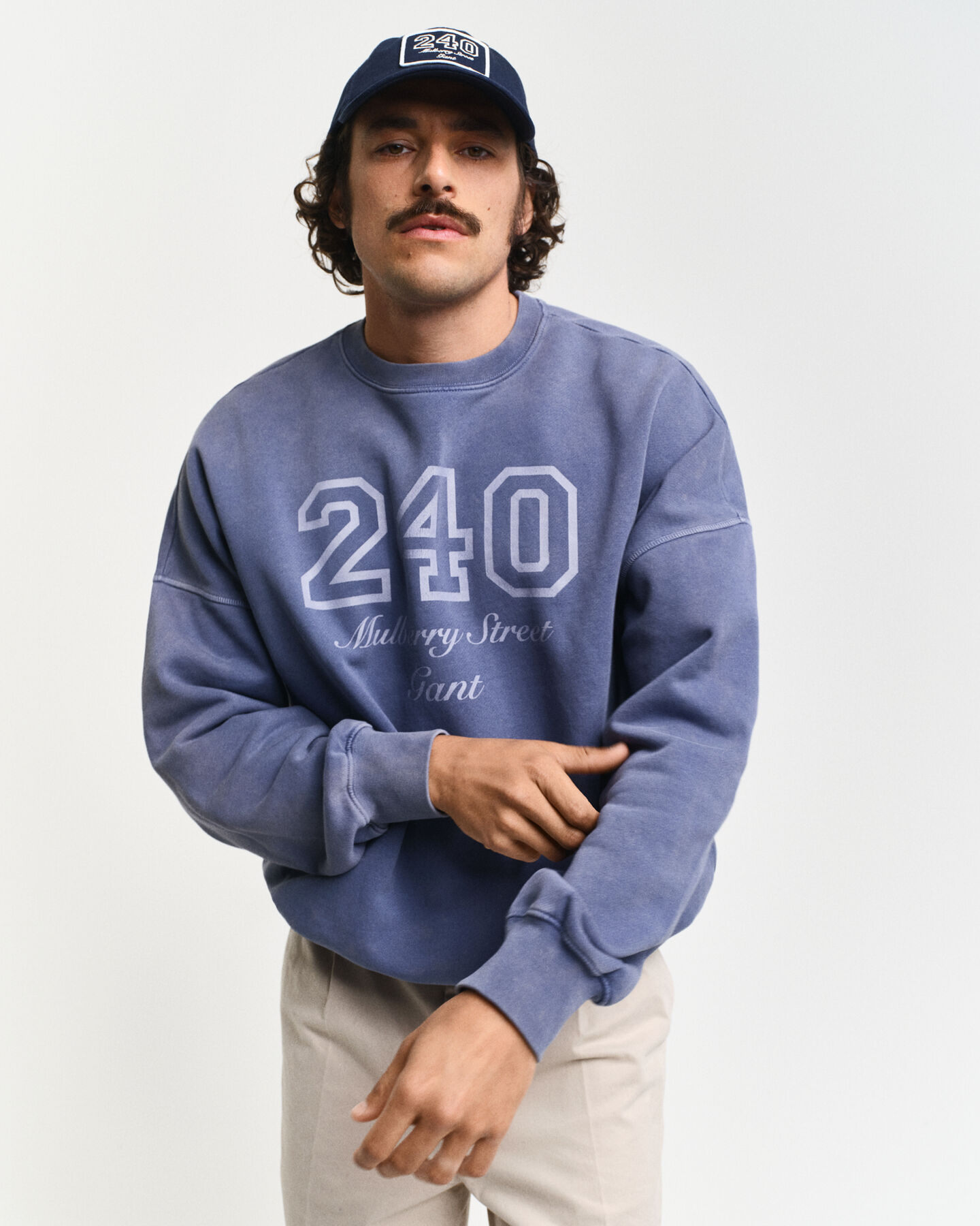 Sweatshirt com decote redondo e lavagem vintage