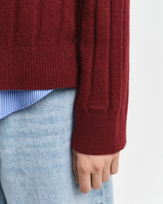 Pullover com decote em V em l&atilde; com canelado largo