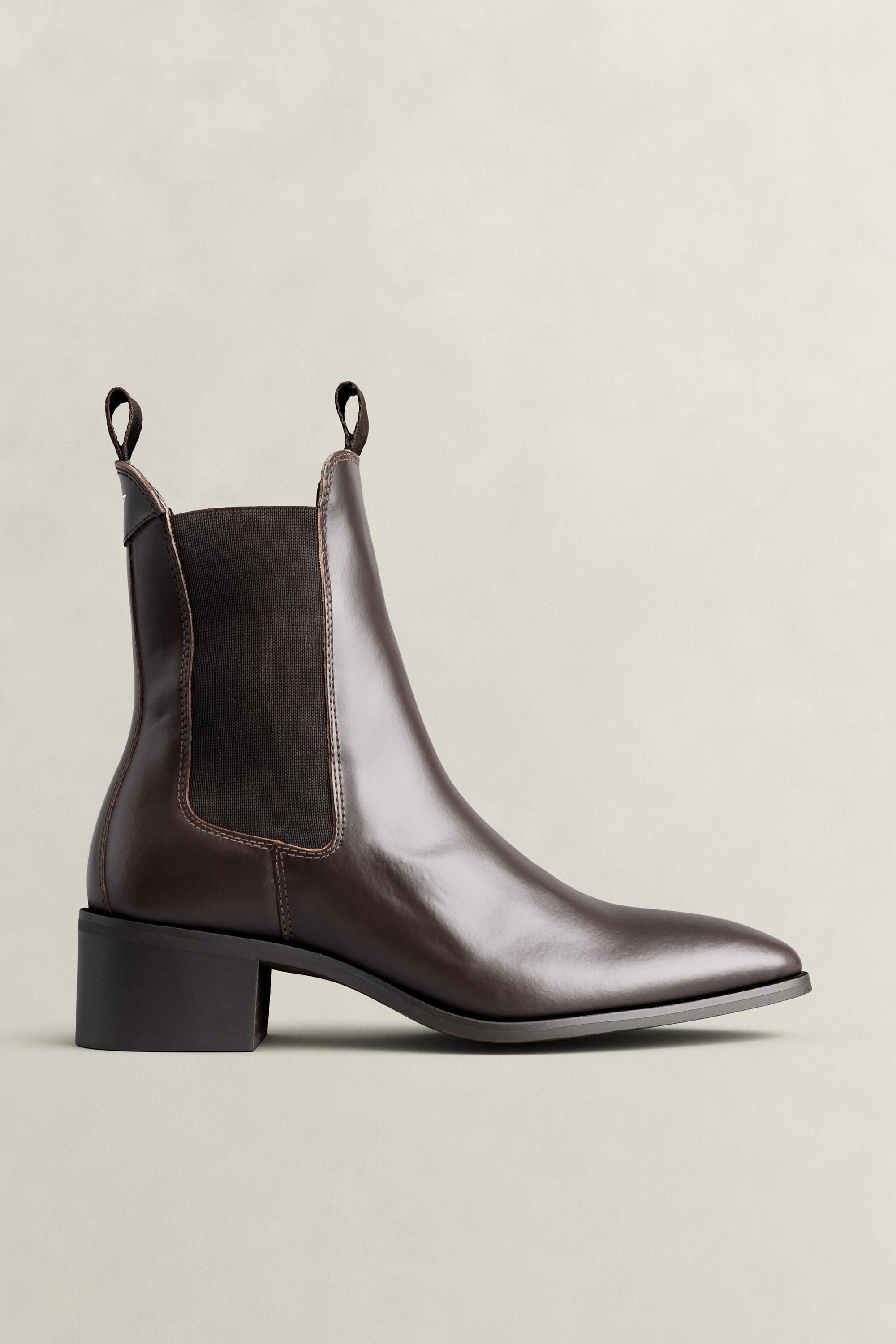 Botas Chelsea em pele St Broomly