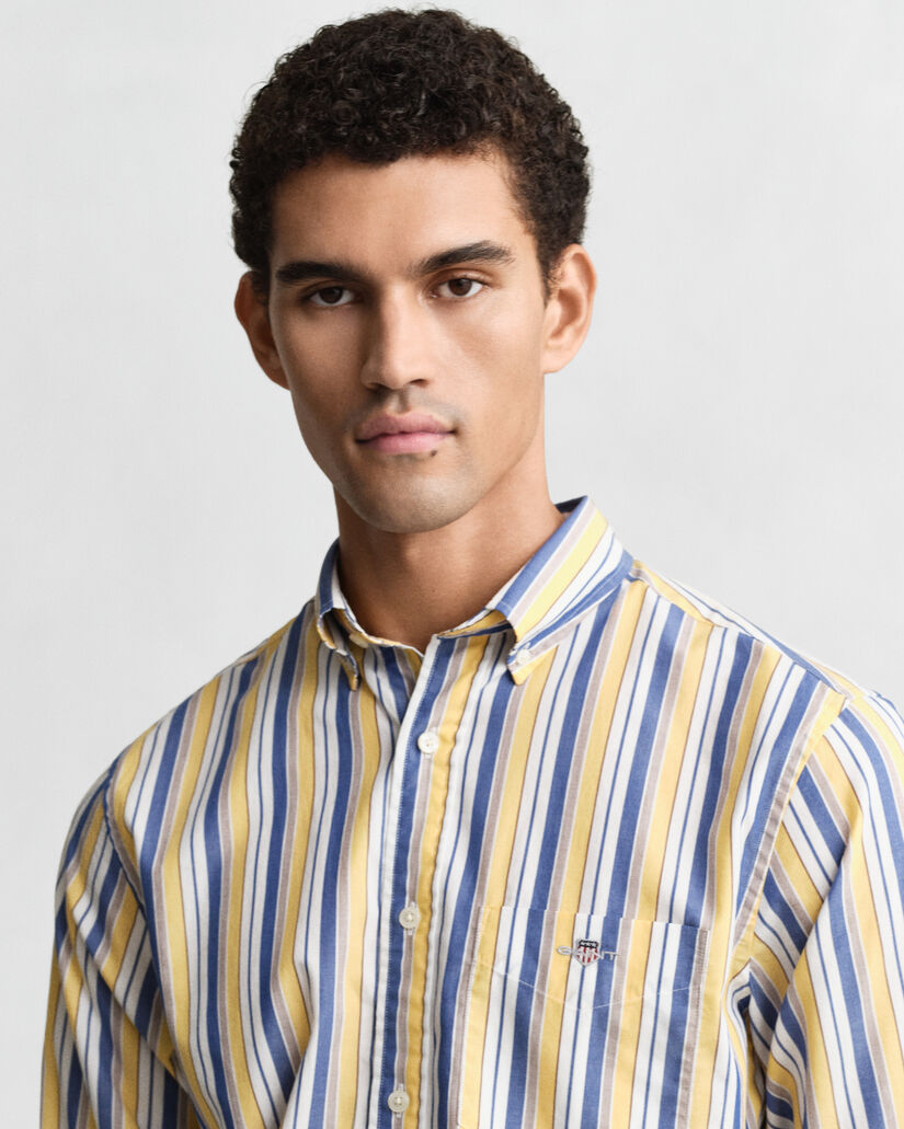 Camisa em popelina &agrave;s riscas regular fit