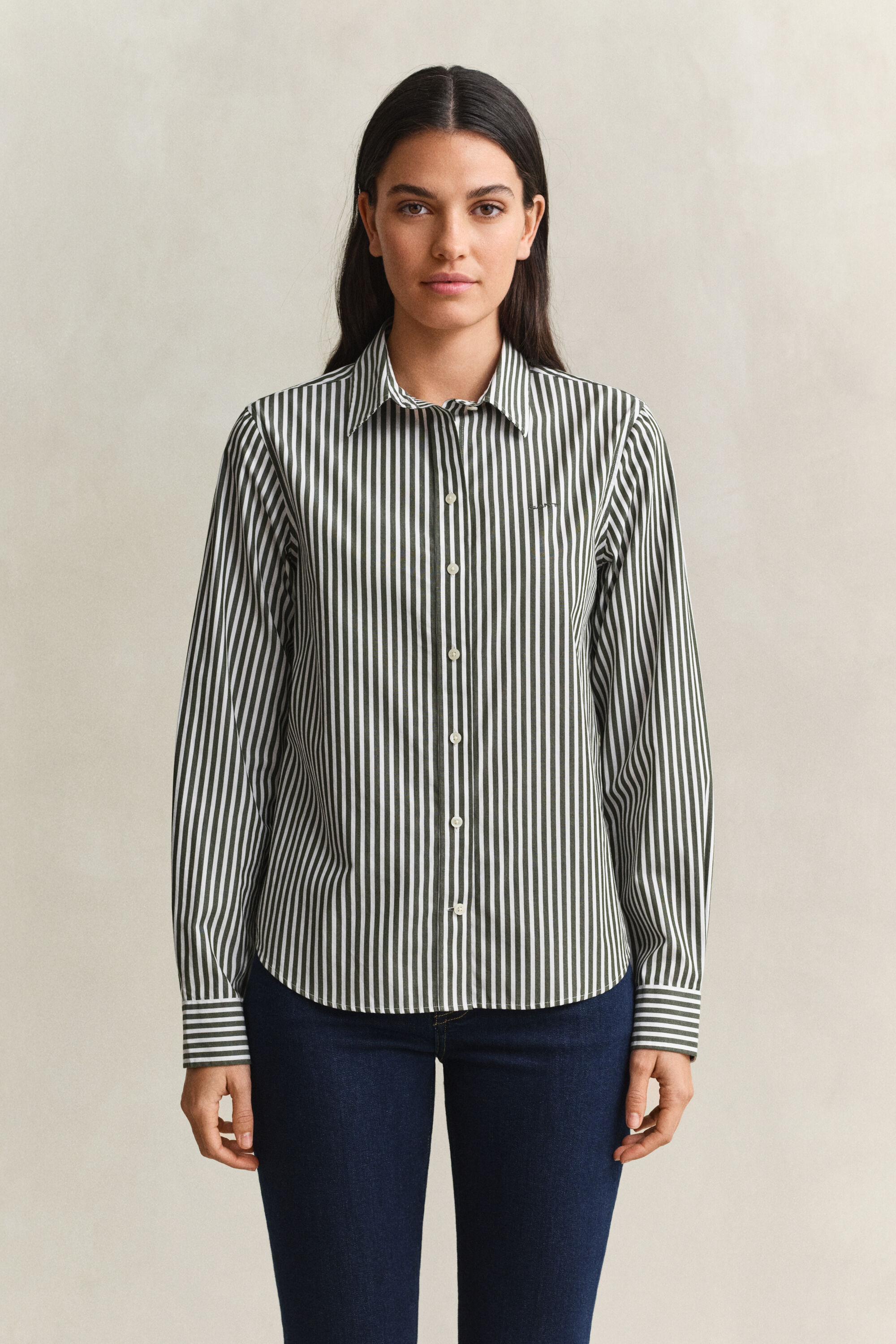 Camisa em popelina às riscas clássica regular fit