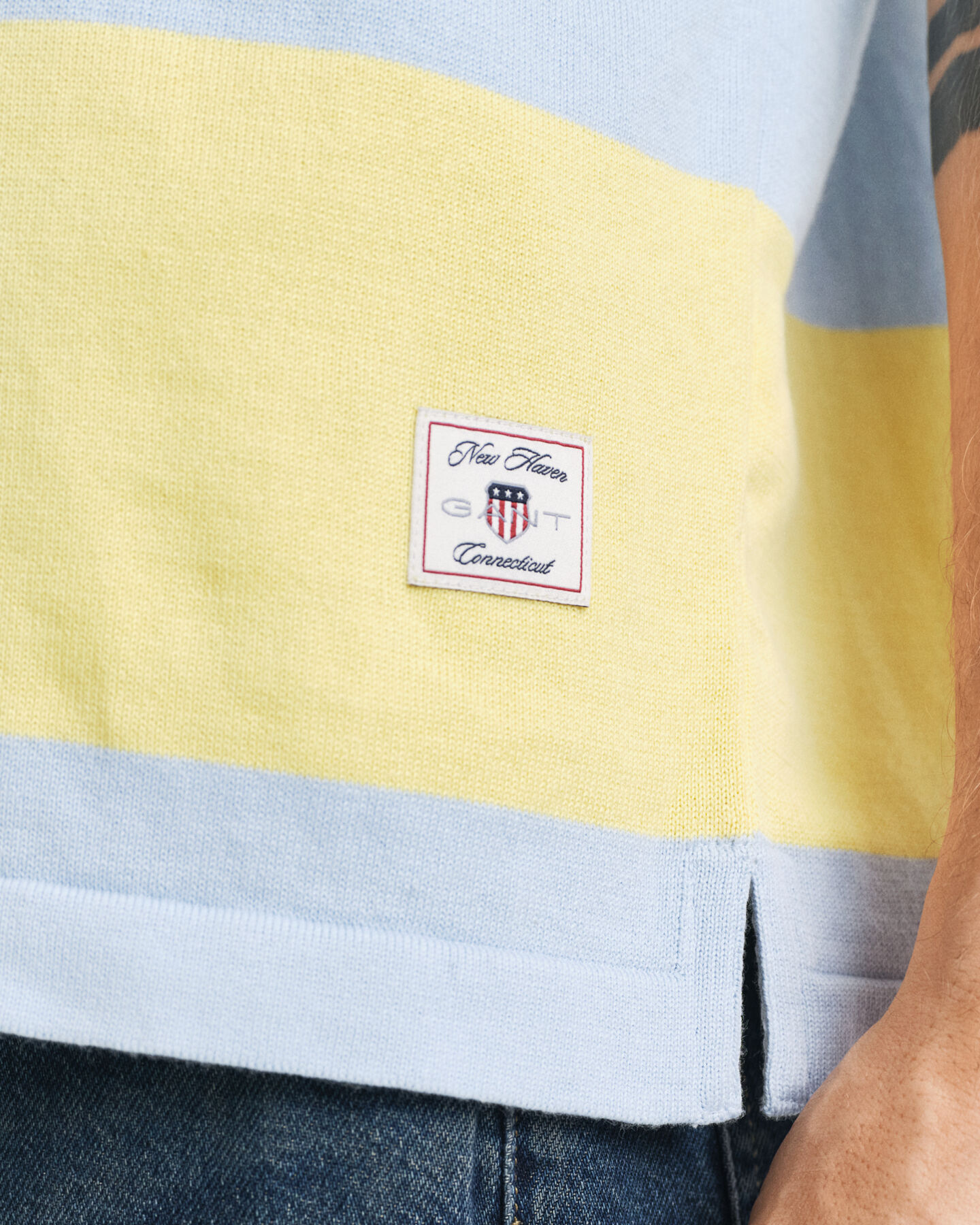 Polo em algod&atilde;o &agrave;s riscas