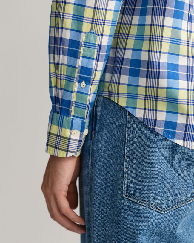 Camisa com padrão de xadrez colorido corte normal