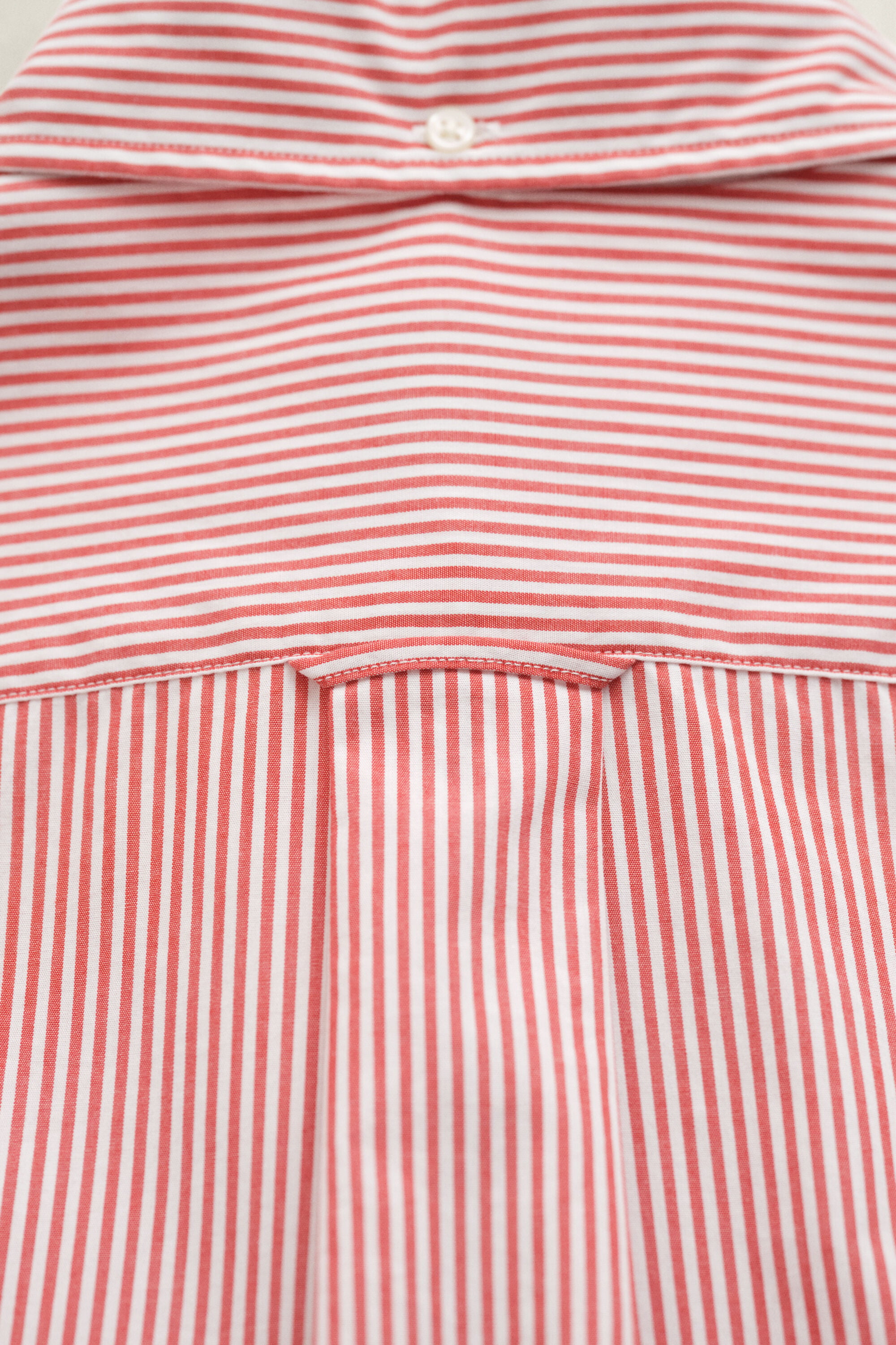 Camisa em popelina às riscas finas Classic