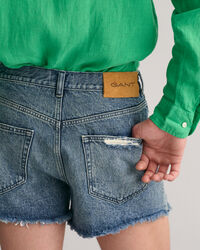 Cal&ccedil;&otilde;es de ganga com bainha desfiada