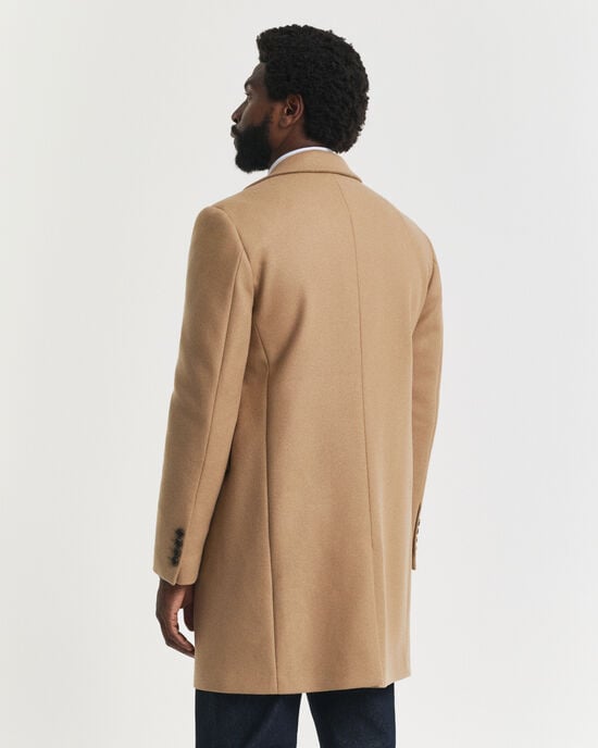 Sobretudo clássico em lã