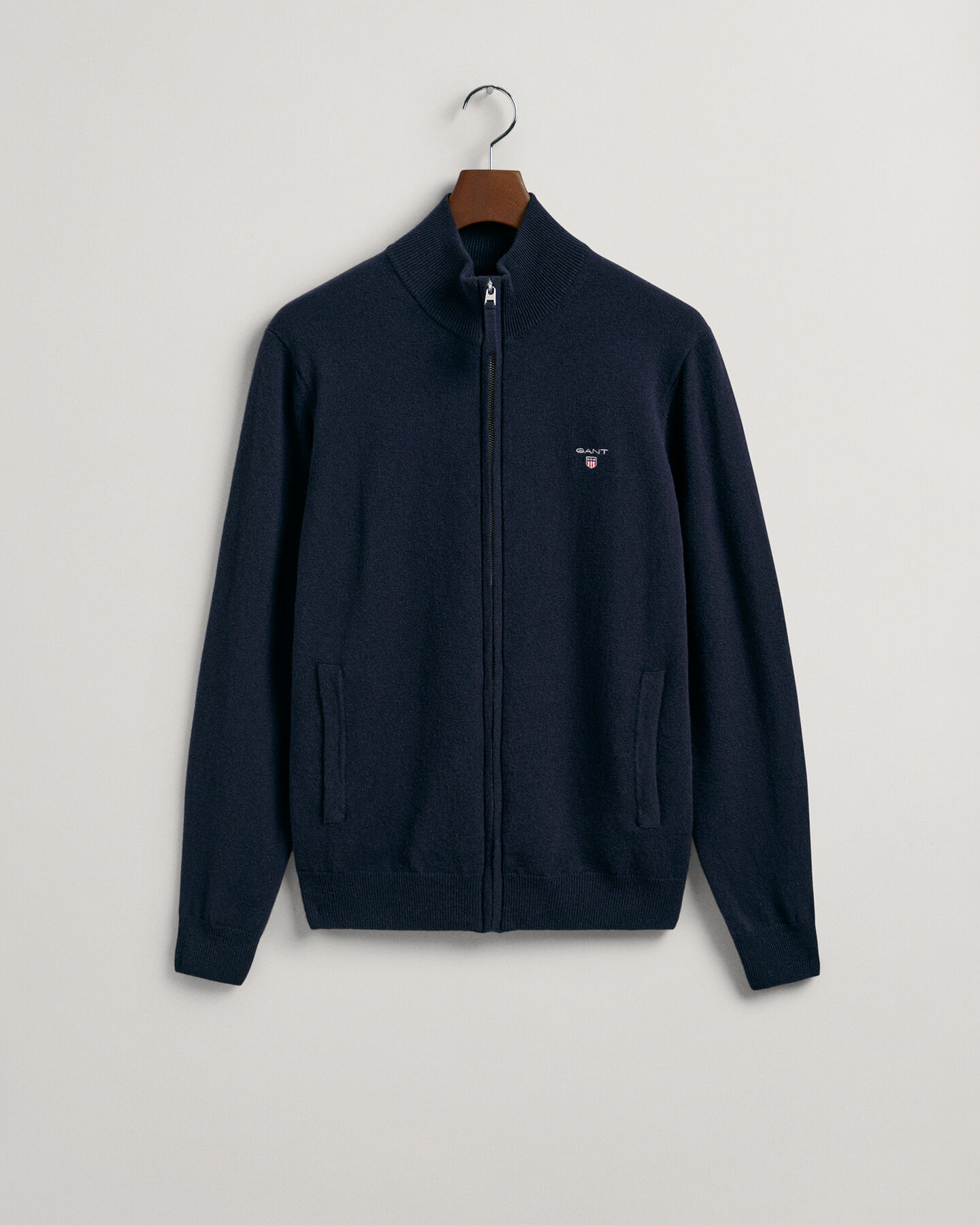 Casaco com fecho em lã extrafina