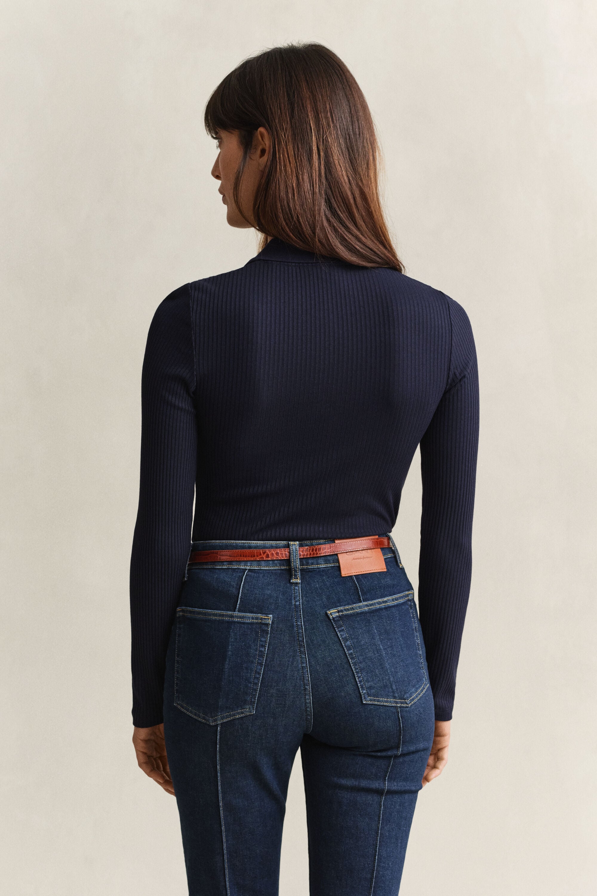 Camisola canelada tipo polo slim