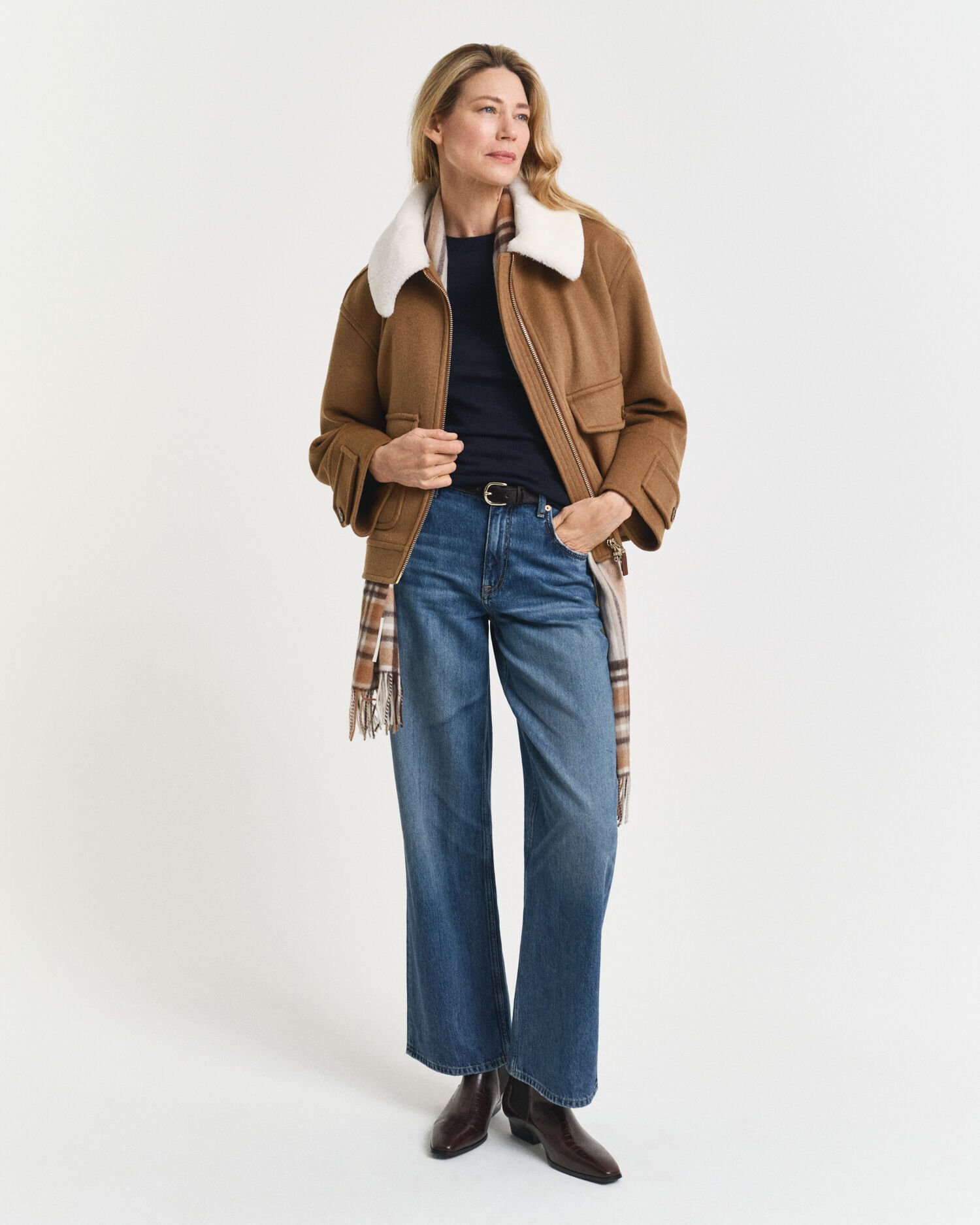 Camisola de malha com decote redondo em lã de merino extrafina