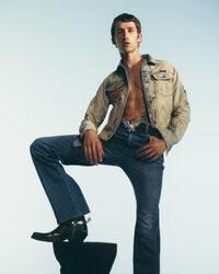 Calças de ganga Bootcut Wrangler x GANT