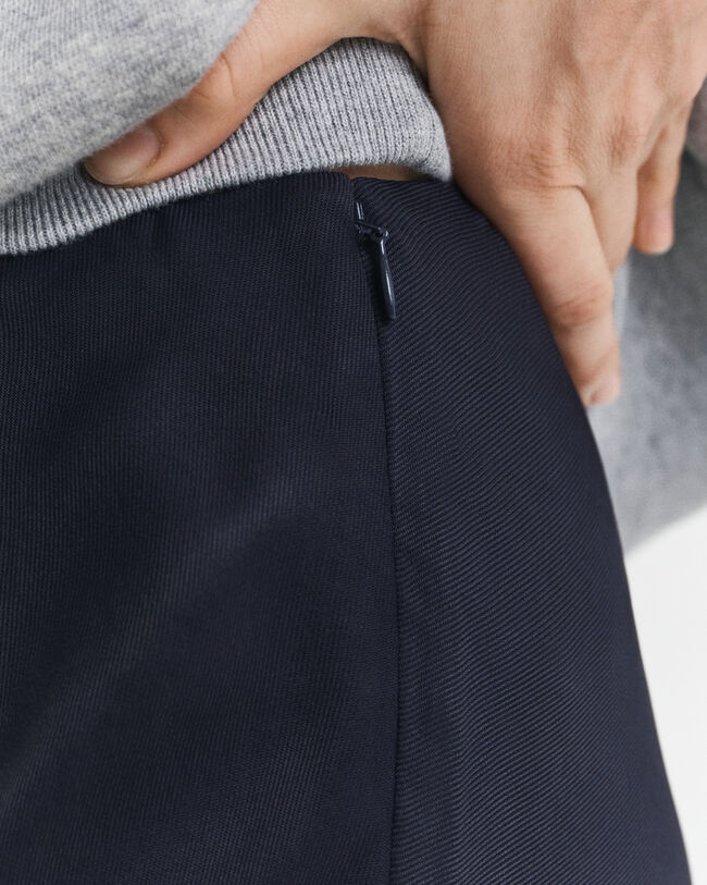 Saia de comprimento médio Fluid