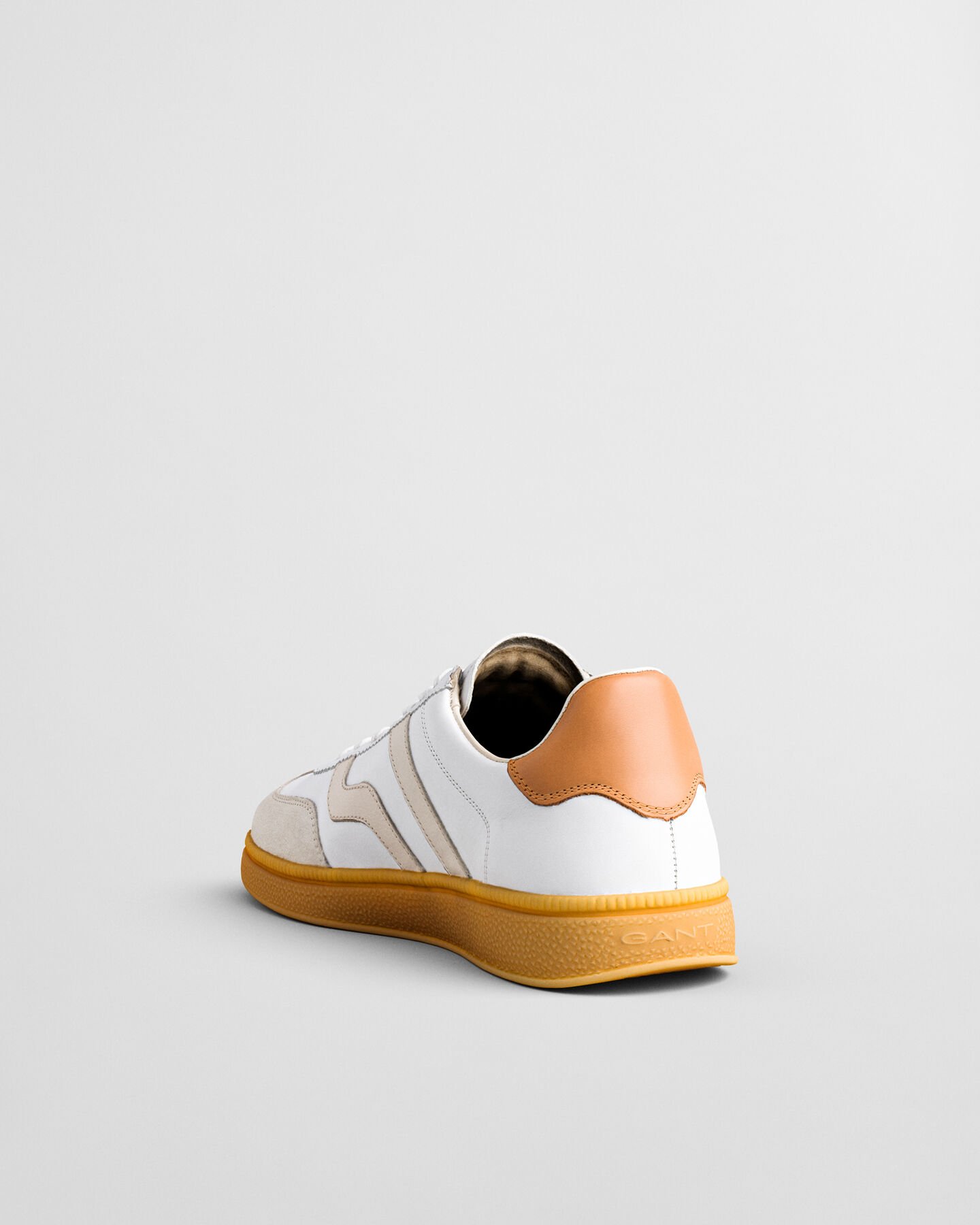 Ténis em pele Cuzmo