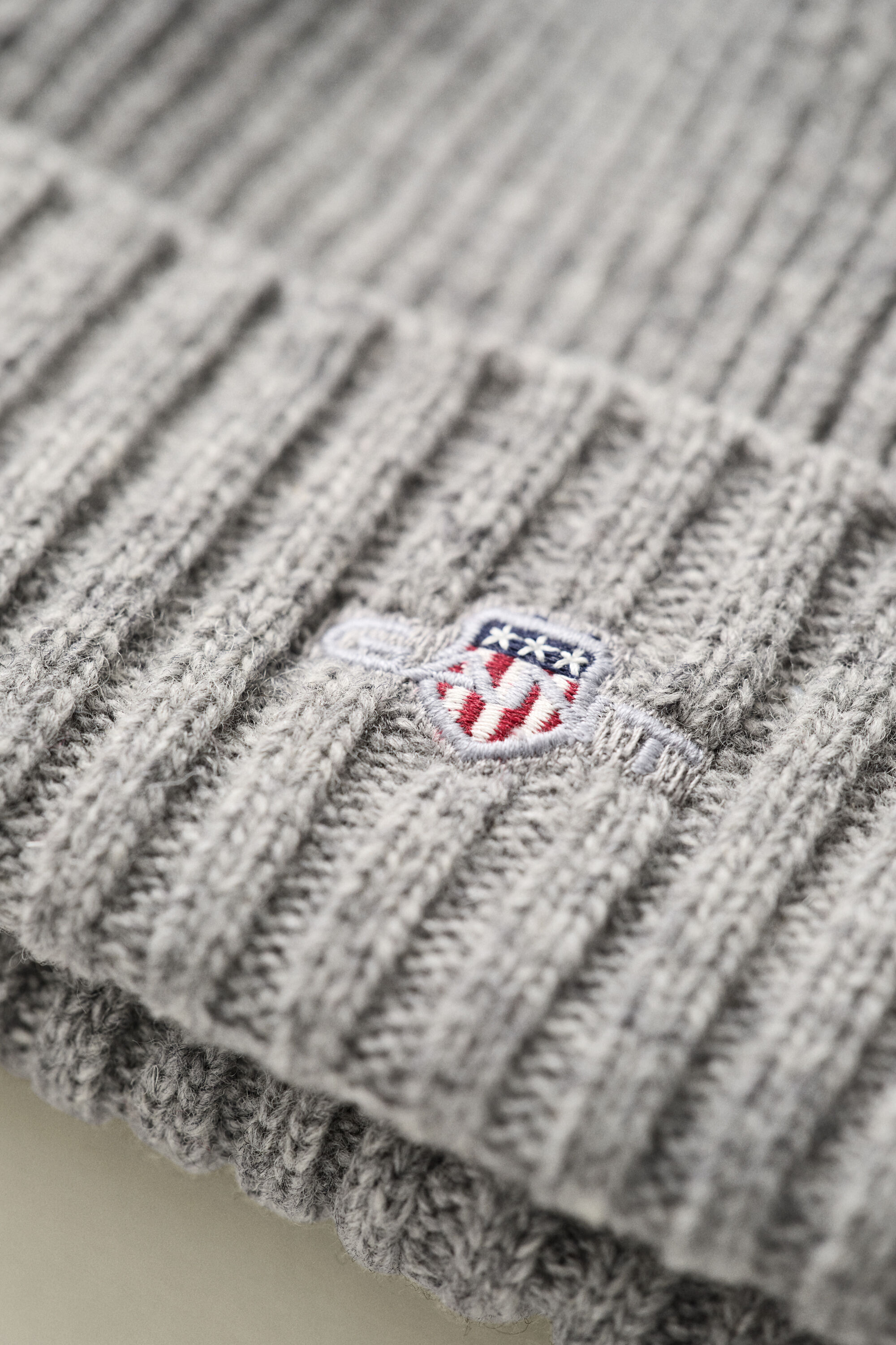 Gorro em lã Shield