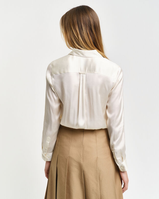 Camisa com bolsos regular fit