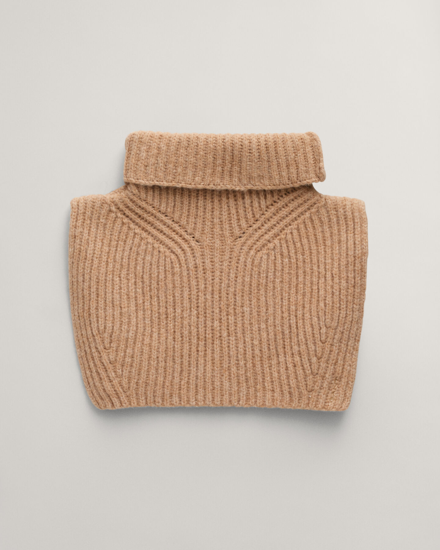 Peitilho em malha canelada
