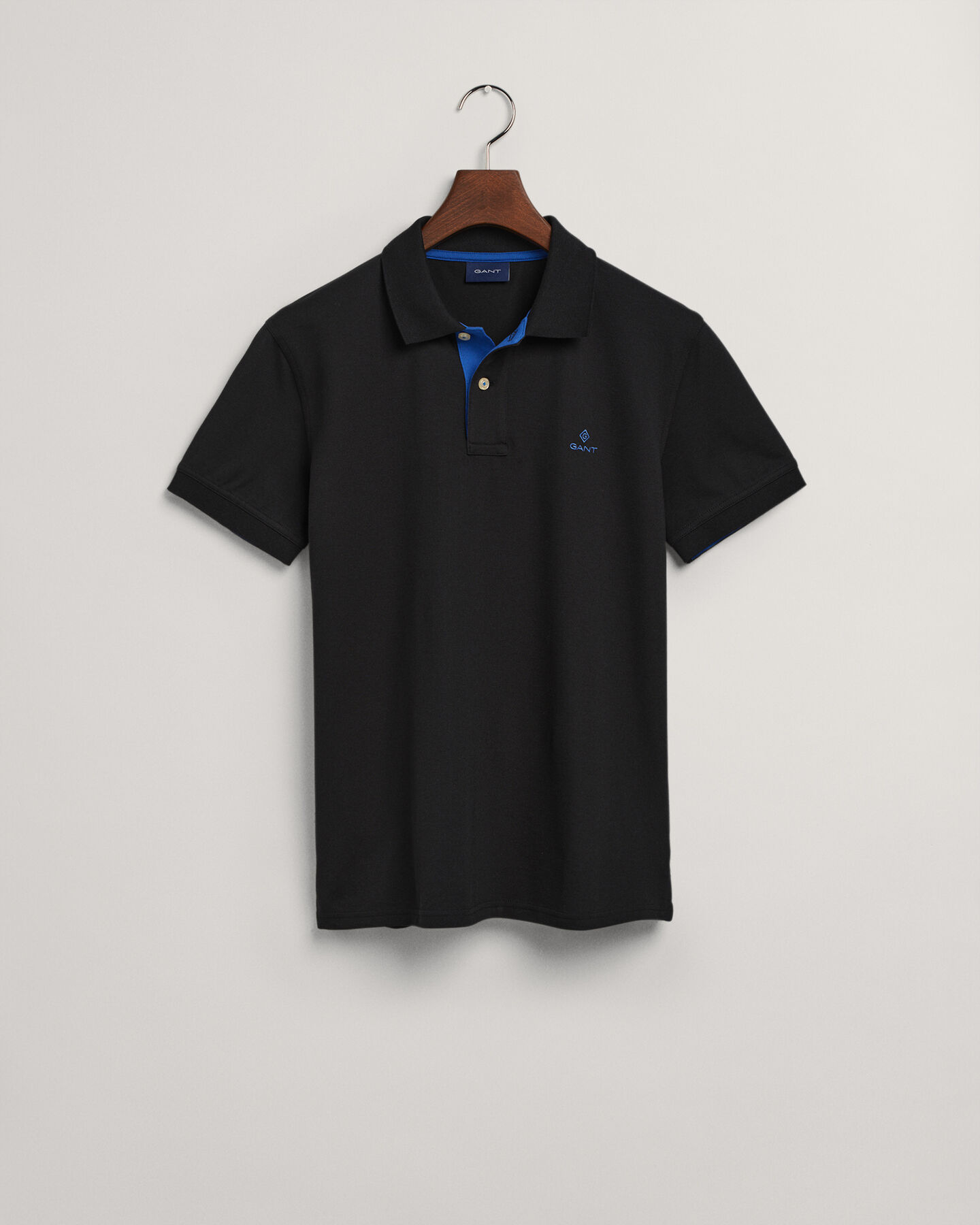 Rugger piqué com colarinho contrastante